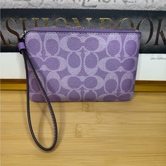 Coach Signature C Corner Zip Wristlet in Signature coated canvas- sold out - Picture 3 of 3